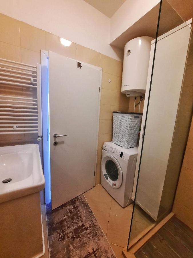 Luxury Sky View Apartment Prishtine Bagian luar foto