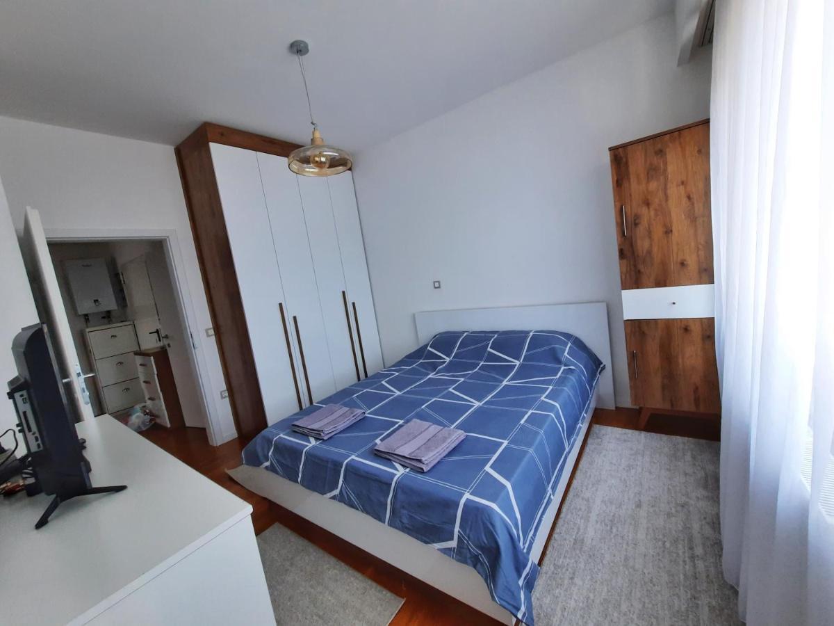 Luxury Sky View Apartment Prishtine Bagian luar foto