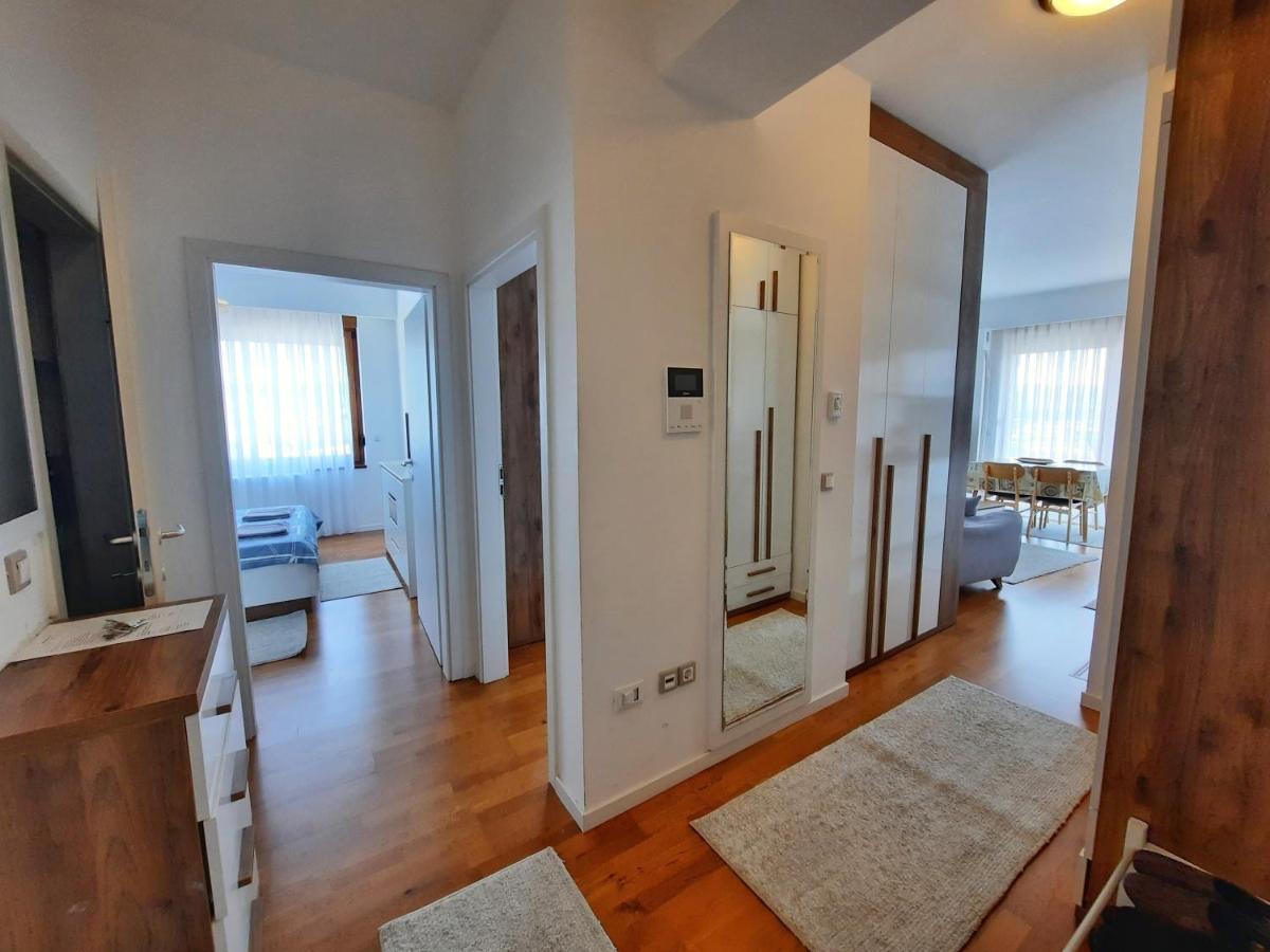 Luxury Sky View Apartment Prishtine Bagian luar foto