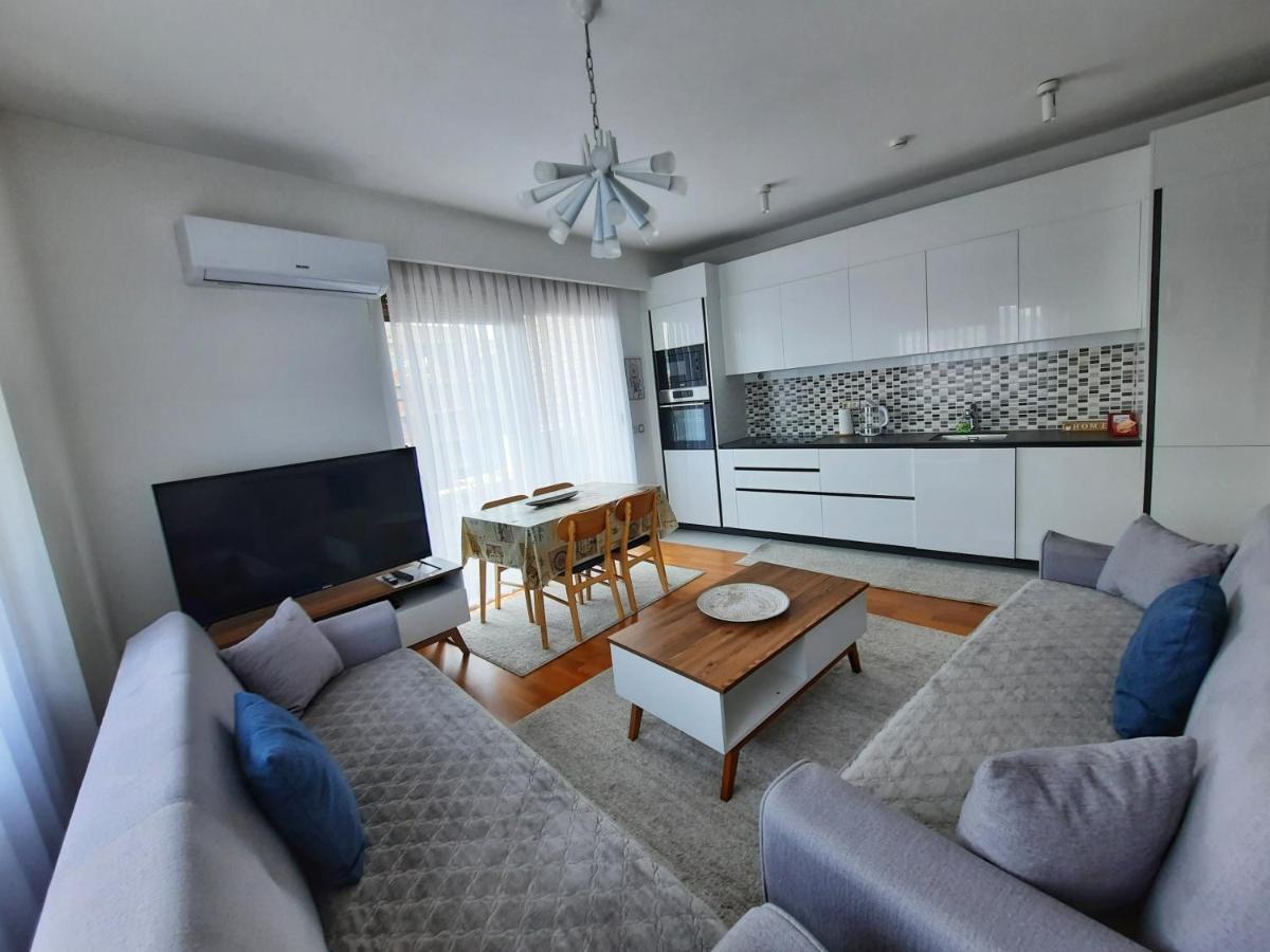 Luxury Sky View Apartment Prishtine Bagian luar foto