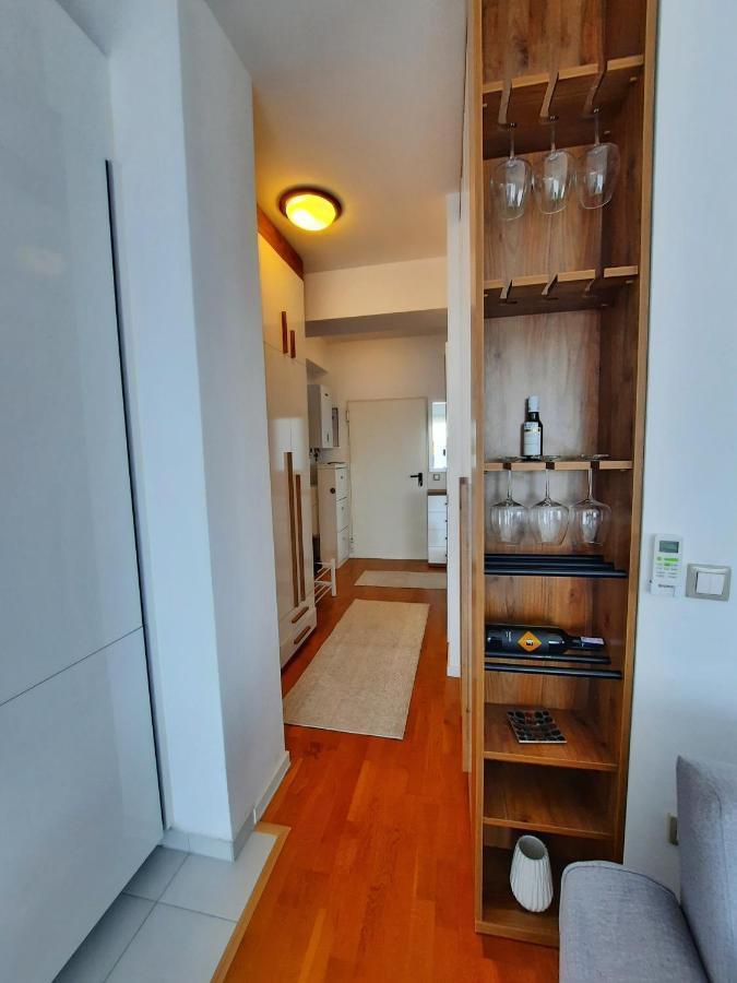 Luxury Sky View Apartment Prishtine Bagian luar foto