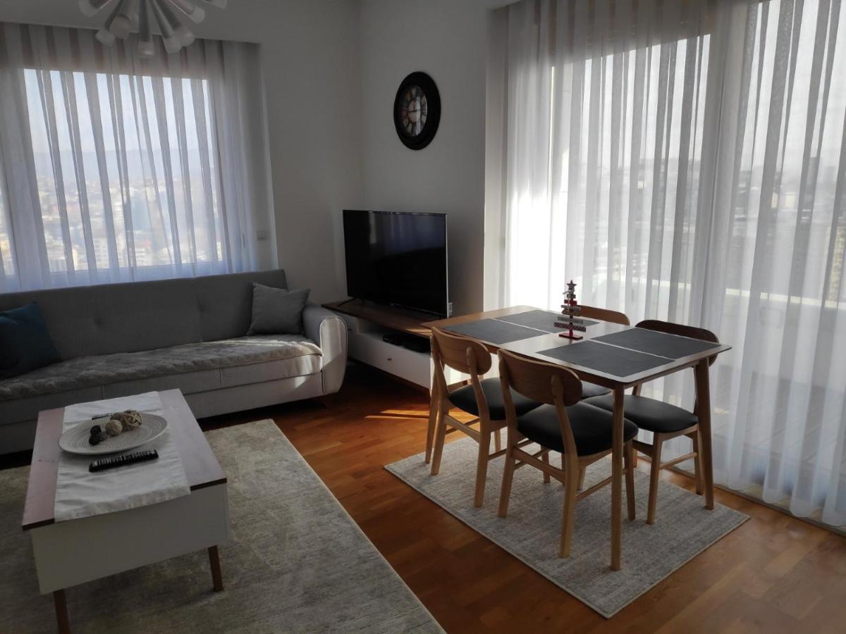 Luxury Sky View Apartment Prishtine Bagian luar foto