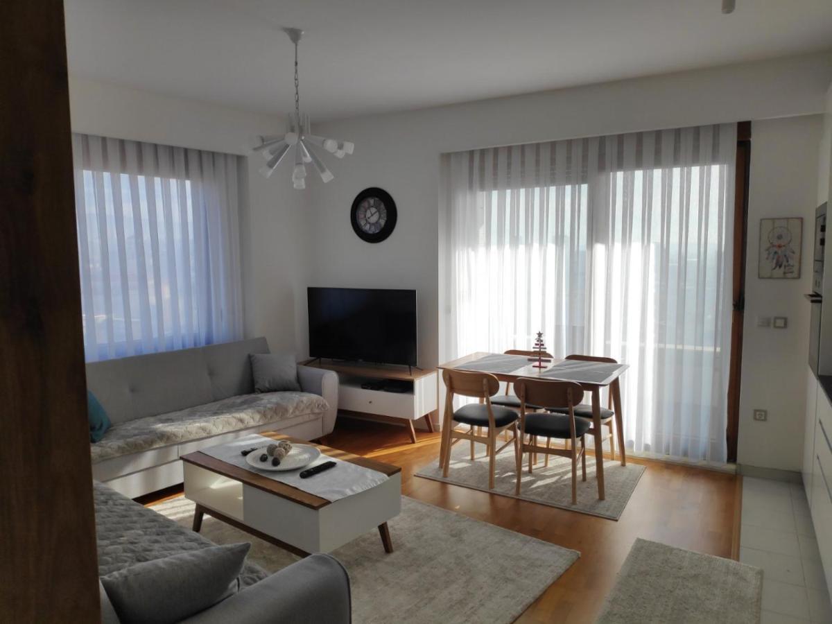 Luxury Sky View Apartment Prishtine Bagian luar foto