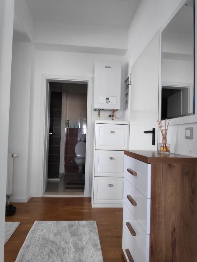 Luxury Sky View Apartment Prishtine Bagian luar foto