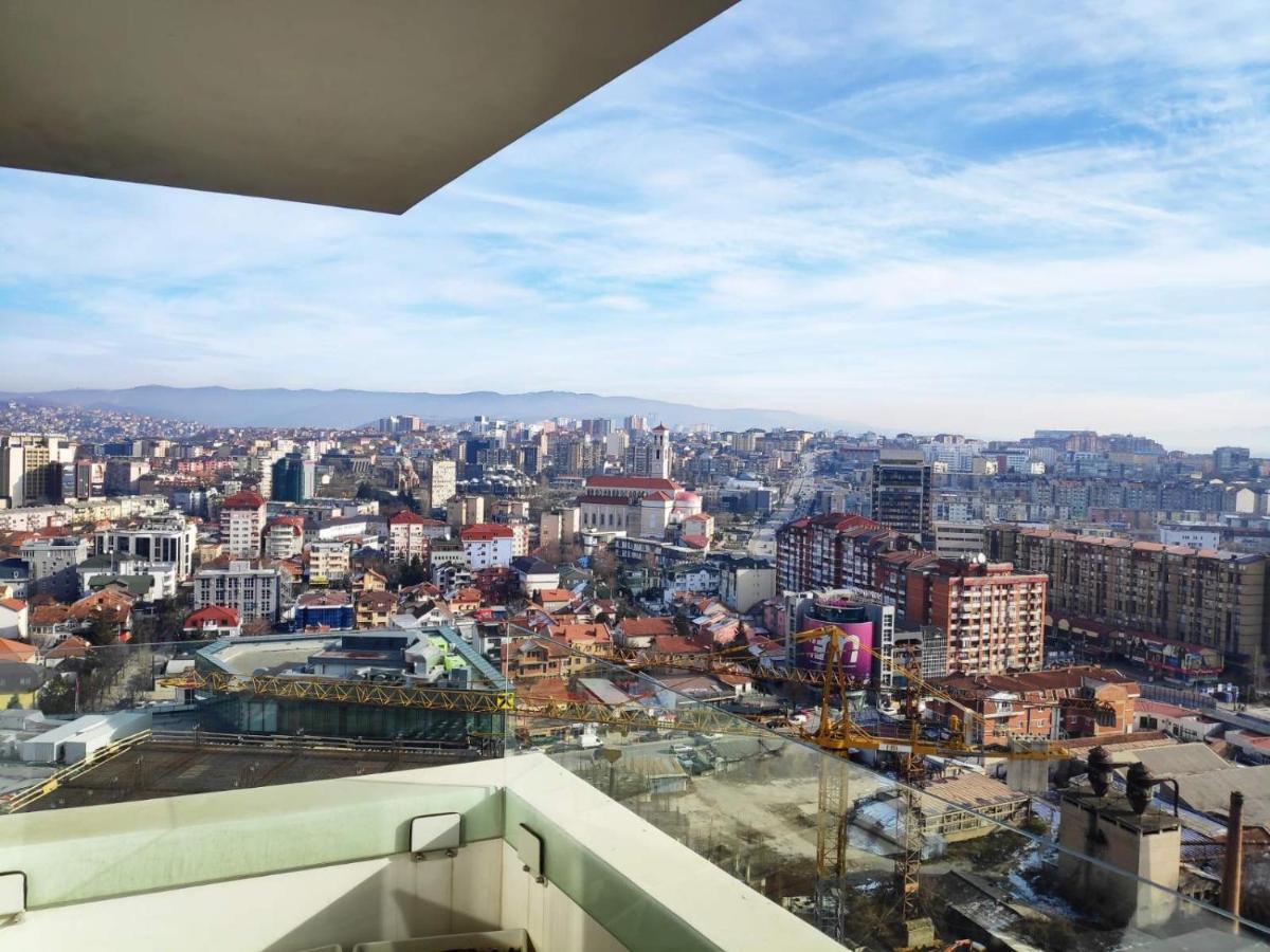 Luxury Sky View Apartment Prishtine Bagian luar foto